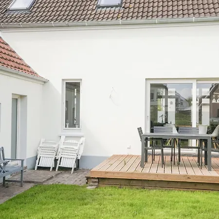 Friesenhus - *